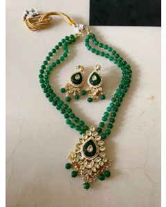 Aasha Kundan Set with Mang Tika (Head Piece)